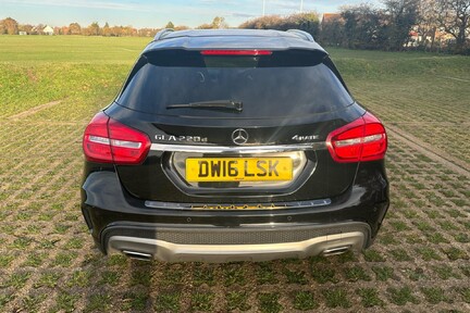 Mercedes-Benz GLA Class GLA 220 D 4MATIC AMG LINE PREMIUM 38