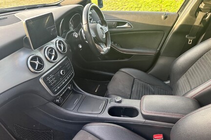 Mercedes-Benz GLA Class GLA 220 D 4MATIC AMG LINE PREMIUM 14
