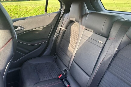 Mercedes-Benz GLA Class GLA 220 D 4MATIC AMG LINE PREMIUM 18