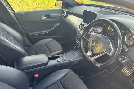 Mercedes-Benz GLA Class GLA 220 D 4MATIC AMG LINE PREMIUM 24