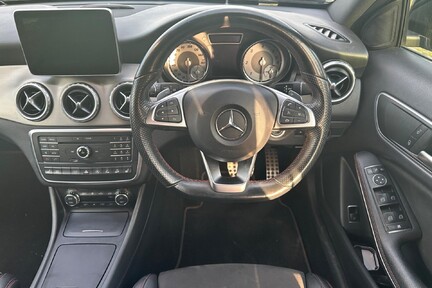 Mercedes-Benz GLA Class GLA 220 D 4MATIC AMG LINE PREMIUM 32