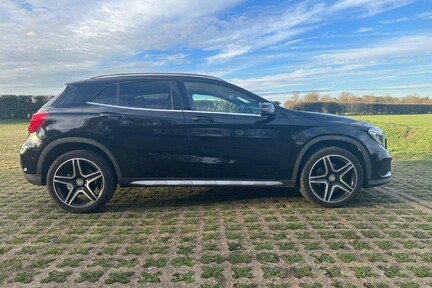 Mercedes-Benz GLA Class GLA 220 D 4MATIC AMG LINE PREMIUM 36