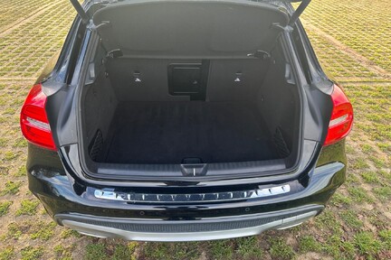Mercedes-Benz GLA Class GLA 220 D 4MATIC AMG LINE PREMIUM 23