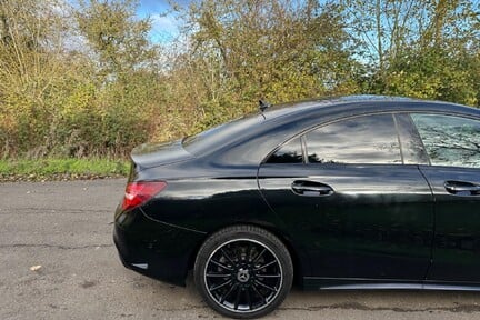 Mercedes-Benz CLA Class CLA 180 AMG LINE 29