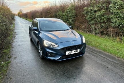 Ford Focus ST-LINE 2