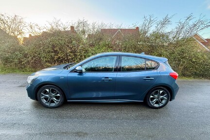 Ford Focus ST-LINE 8