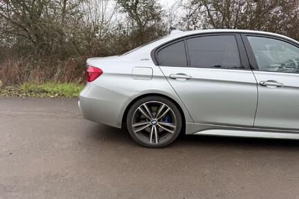 BMW 3 Series 330E M SPORT 18