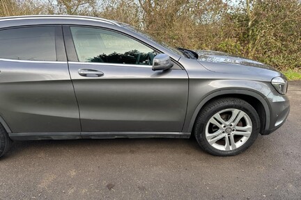 Mercedes-Benz GLA GLA 200 D SPORT PREMIUM PLUS 7