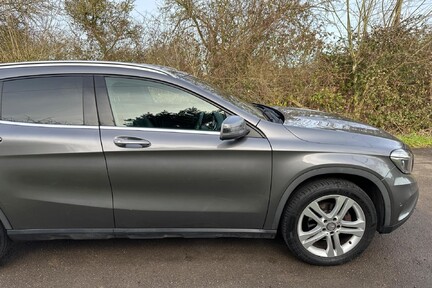 Mercedes-Benz GLA GLA 200 D SPORT PREMIUM PLUS 8