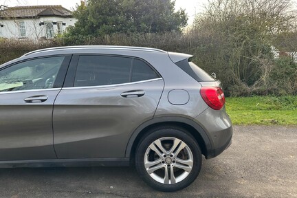 Mercedes-Benz GLA GLA 200 D SPORT PREMIUM PLUS 23