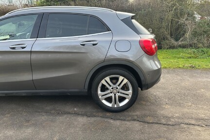 Mercedes-Benz GLA GLA 200 D SPORT PREMIUM PLUS 24