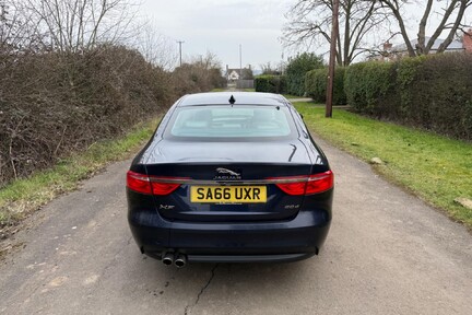 Jaguar XF PORTFOLIO 13