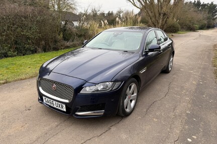 Jaguar XF PORTFOLIO 19