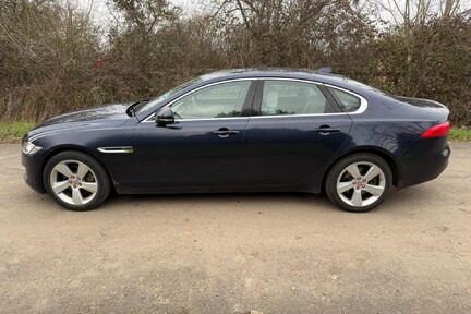 Jaguar XF PORTFOLIO 33