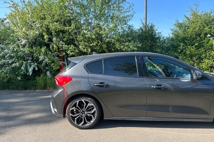 Ford Focus ST-LINE X 9