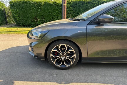 Ford Focus ST-LINE X 17