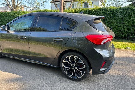 Ford Focus ST-LINE X 19