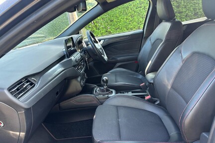 Ford Focus ST-LINE X 30