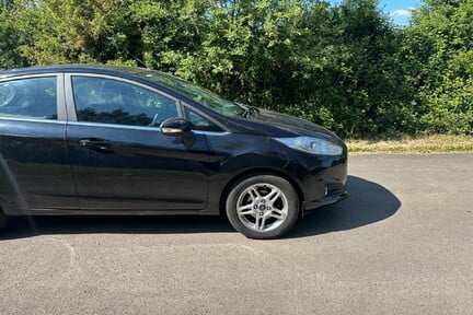 Ford Fiesta ZETEC 11