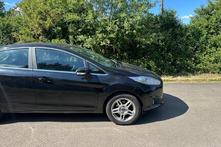 Ford Fiesta ZETEC 12