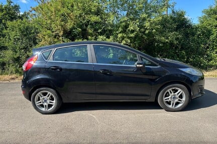 Ford Fiesta ZETEC 13