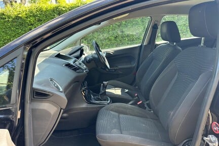 Ford Fiesta ZETEC 22