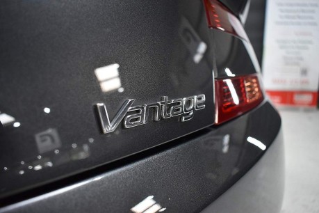 Aston Martin Vantage V8 22