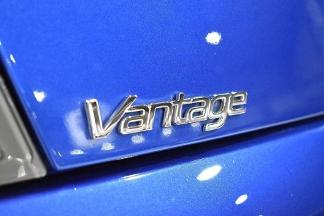Aston Martin Vantage V8 19