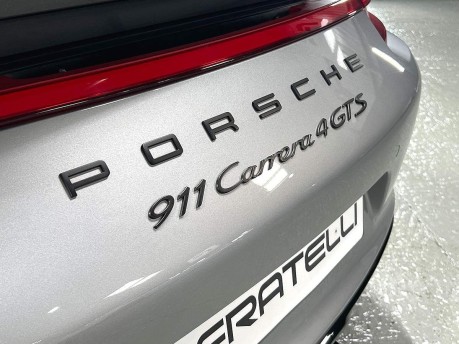 Porsche 911 CARRERA 4 GTS PDK 13