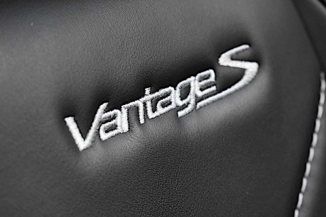 Aston Martin Vantage S V8 ROADSTER 26