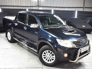 Toyota Hilux INVINCIBLE 4X4 D-4D DCB 2