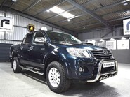 Toyota Hilux INVINCIBLE 4X4 D-4D DCB 3