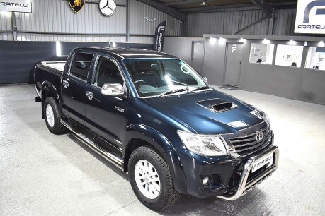 Toyota Hilux INVINCIBLE 4X4 D-4D DCB 4