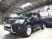 Toyota Hilux INVINCIBLE 4X4 D-4D DCB 9