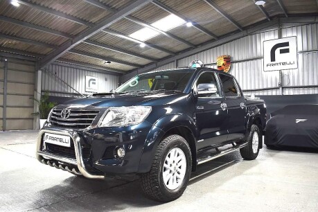 Toyota Hilux INVINCIBLE 4X4 D-4D DCB 9