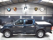 Toyota Hilux INVINCIBLE 4X4 D-4D DCB 11