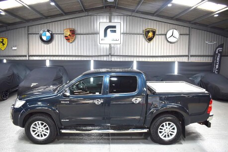 Toyota Hilux INVINCIBLE 4X4 D-4D DCB 11