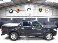 Toyota Hilux INVINCIBLE 4X4 D-4D DCB 19