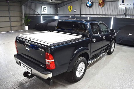 Toyota Hilux INVINCIBLE 4X4 D-4D DCB 22