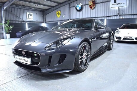 Jaguar F-Type R AWD 15