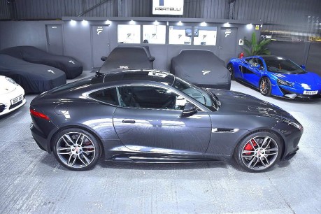 Jaguar F-Type R AWD 33