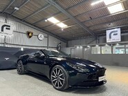 Aston Martin DB11 V8 VOLANTE 10