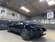 Aston Martin DB11 V8 VOLANTE 31