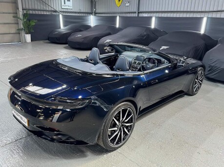 Aston Martin DB11 V8 VOLANTE 43