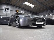 Aston Martin Vantage V8 4