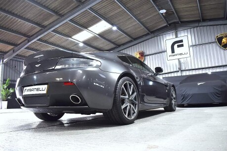 Aston Martin Vantage V8 16