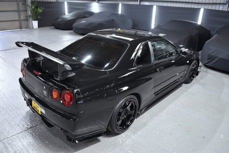 Nissan Skyline R34 GTR 33