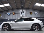 Porsche Taycan 4S CROSS TURISMO 11