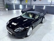 Aston Martin Vantage V8 ROADSTER 19