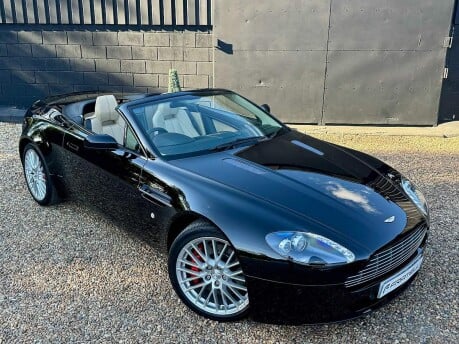 Aston Martin Vantage V8 ROADSTER 2